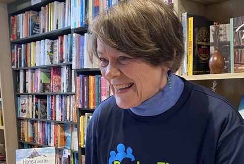cropped Wendy Orr photo.jpg